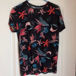 Zara men’s tropical t-shirt size small